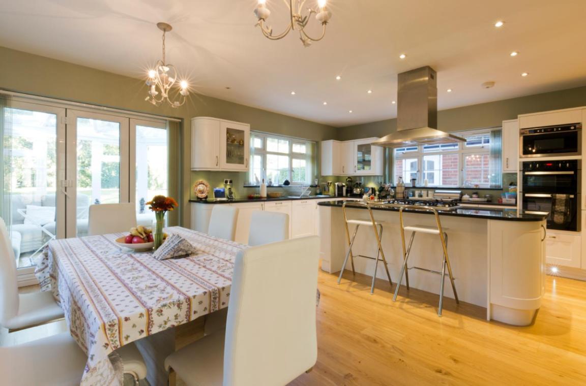 Leafy Suburban Bed And Breakfast Northwood  Екстериор снимка