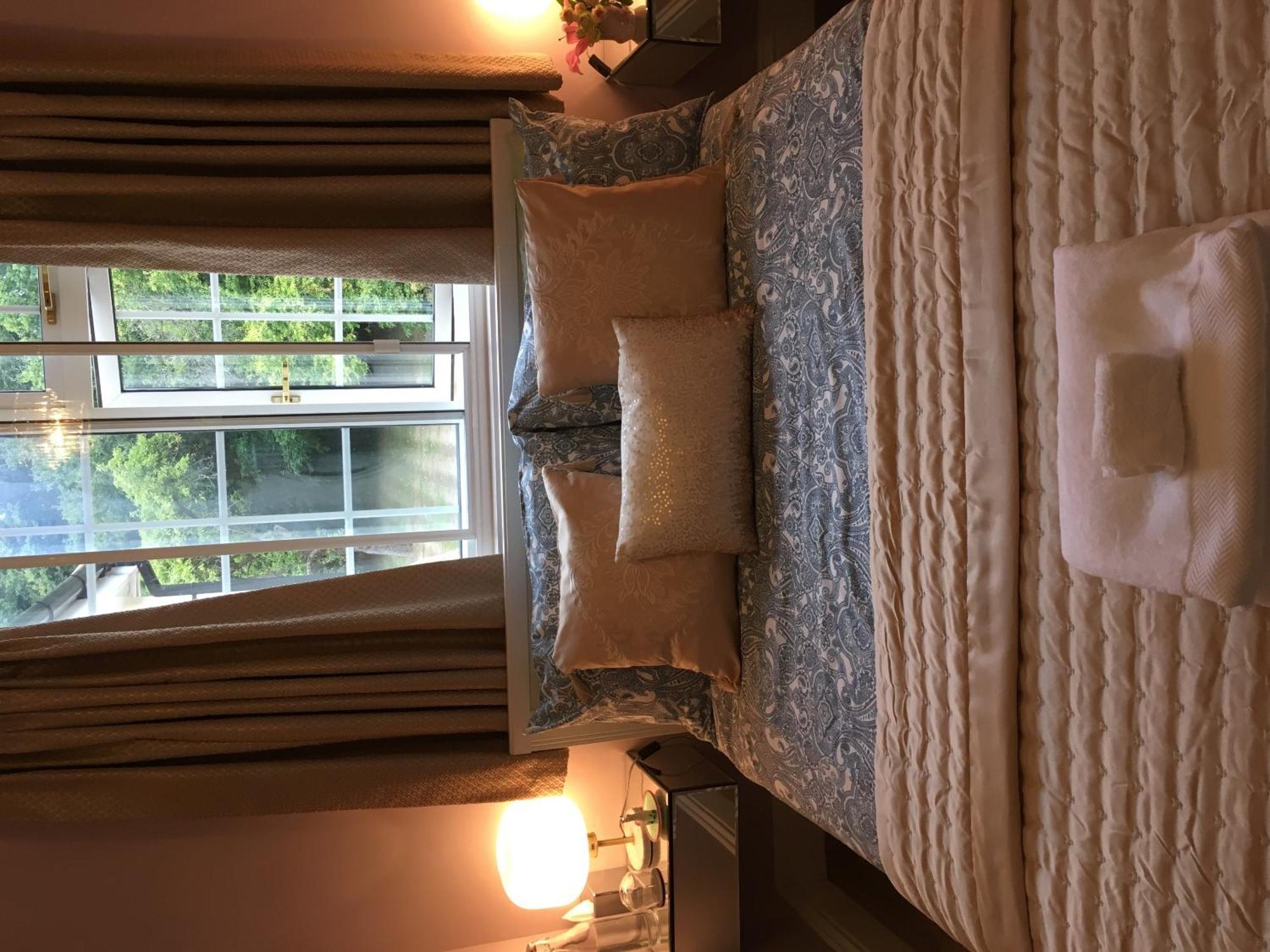 Leafy Suburban Bed And Breakfast Northwood  Екстериор снимка