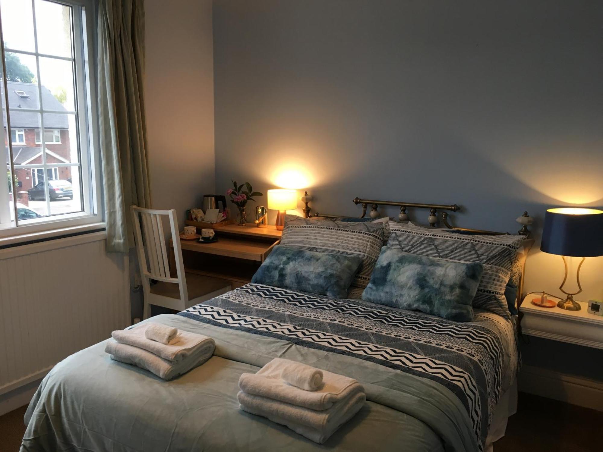 Leafy Suburban Bed And Breakfast Northwood  Екстериор снимка