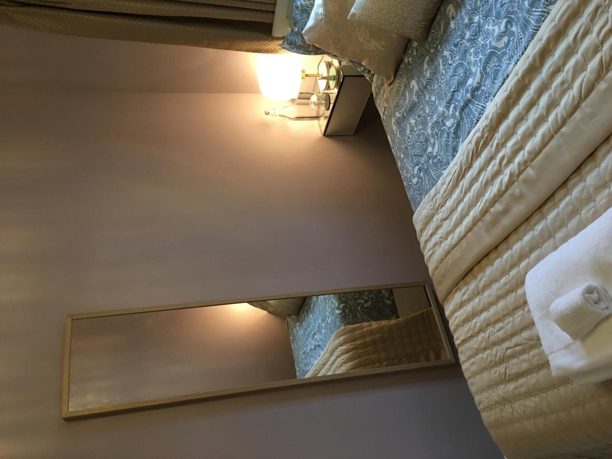 Leafy Suburban Bed And Breakfast Northwood  Екстериор снимка