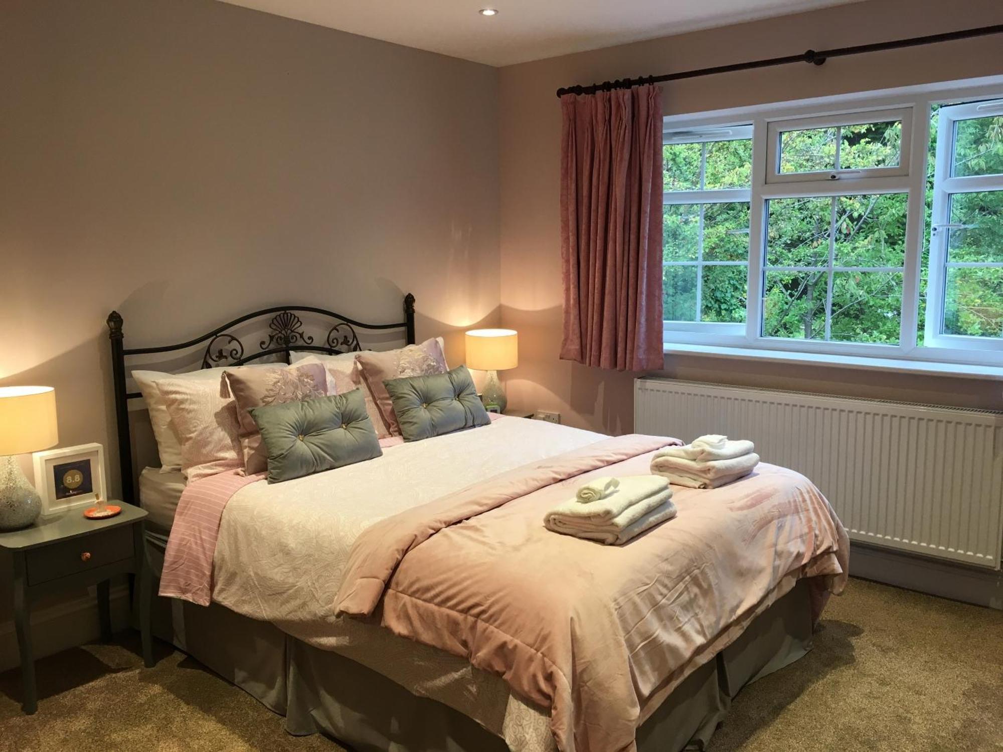 Leafy Suburban Bed And Breakfast Northwood  Екстериор снимка