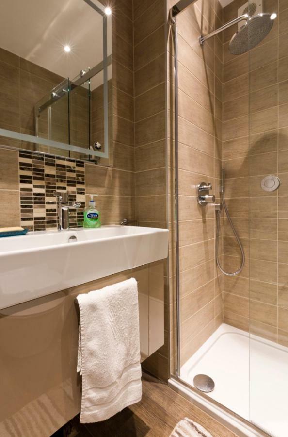 Leafy Suburban Bed And Breakfast Northwood  Екстериор снимка